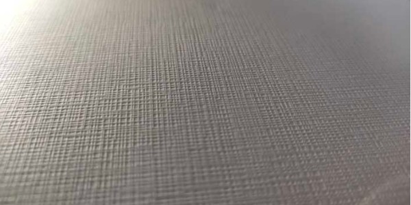 什麽（me）是壓紋紙？一般用作紅酒（jiǔ）不（bú）幹膠標（biāo）簽（qiān）材料