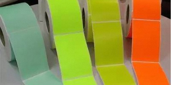 熒光不幹膠是怎樣的？和PP合成紙都屬（shǔ）於一個類型的嗎？