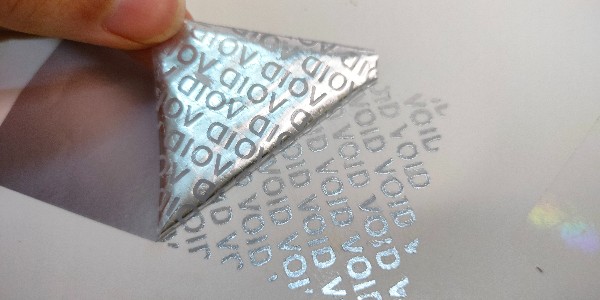 亞銀VOID不幹膠材料（liào）是防偽標簽的一種一般貼（tiē）在哪裏？